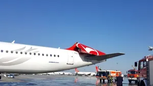 Incident aviatic pe Atatürk  | Două aeronave de pasageri s-au CIOCNIT în timpul rulării pe o pistă a aeroportului din Istanbul