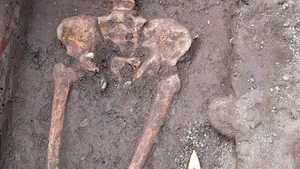 PREZENTUL FĂRĂ PERDEA Marius Oprea/ Mormîntul de sub drum. Există o şansă ca la Tîrgu Ocna să fi descoperit osemintele lui Valeriu Gafencu, supranumit ”Sfîntul Închisorilor” 