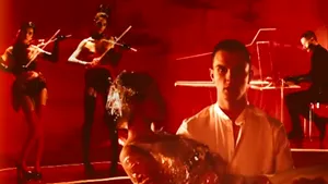 Câştigătorii NME Award pentru cel mai bun videoclip: Toate femeile din România arată ca nişte vampiri - VIDEO