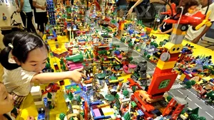 Lego onorează femeile care au lucrat la NASA cu un set de figurine ale legendarelor astronaute - GALERIE FOTO 