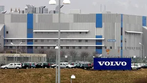 Volvo recheamă 26.000 de autovehicule pentru schimbarea unui program electronic