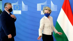 Ursula von der Leyen este în Ungaria, în contextul disensiunilor privind sancţiunile contra Rusiei 