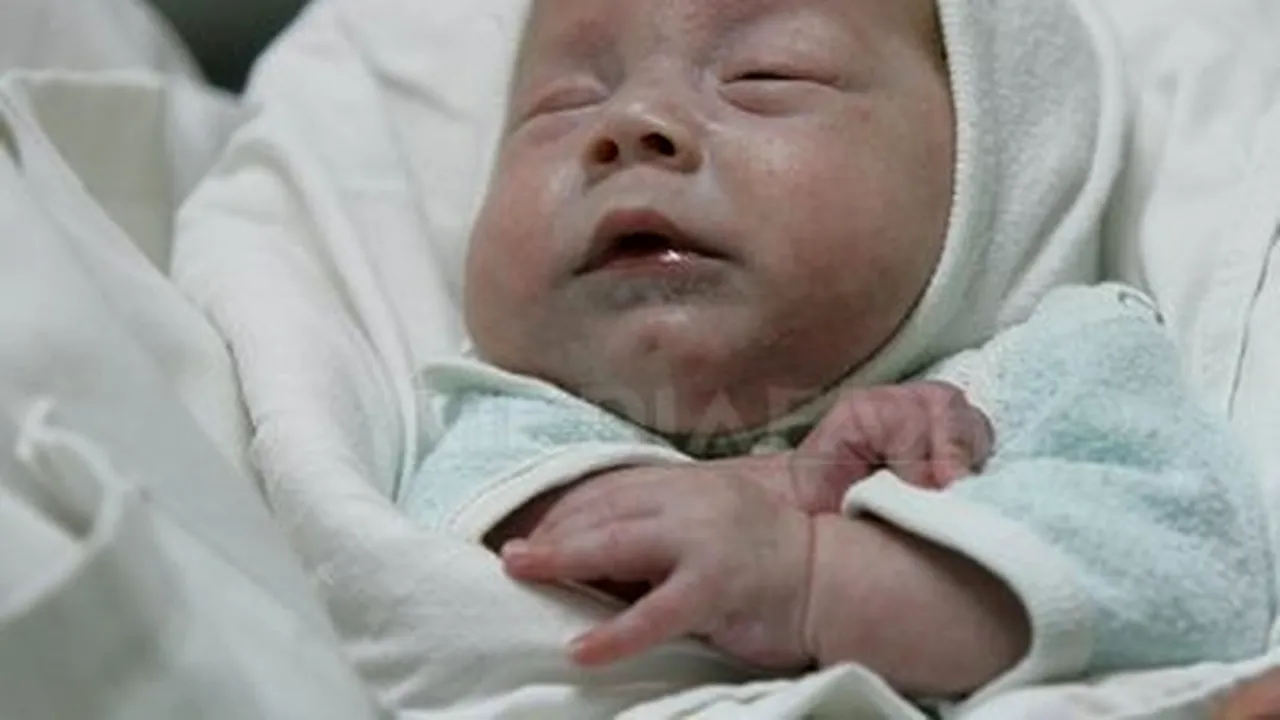 Romanian Senate Tacitly Adopts Child-Rearing Benefit Decree