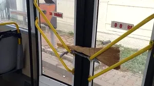 În Iaşi mijloacele de transport în comun vor circula cu un program restâns