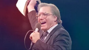 Televangelistul Jimmy Swaggart, a cărui carieră a fost distrusă de scandaluri legate de prostituție, a murit