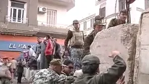 Noi proteste la Cairo. Armata instalează blocuri de ciment pe străzi pentru a asigura securitatea