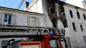 Incendiu în Franţa, într-o clădire ocupată de romi: Cel puţin trei persoane au murit, inclusiv un copil