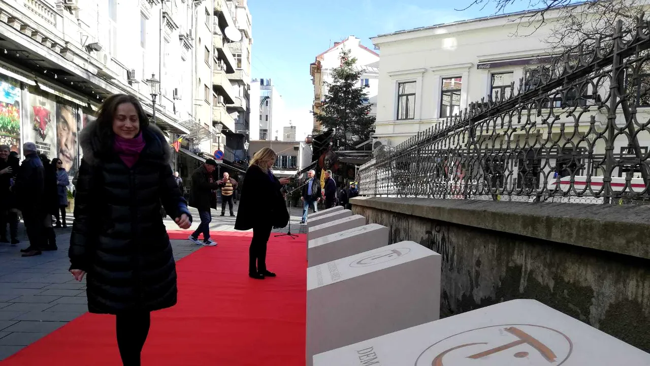 Primele şase monumente de pe Aleea Comediei, dezvelite marţi în Centrul Vechi: „Vor veni şi altele”