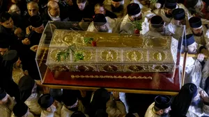 Racla Cuvioasei Parascheva, reașezată în Catedrală. Ora exactă depinde de numărul de pelerini