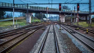 Circulaţie feroviară oprită mai mult de 2 ore, după ce un tren a lovit 4 cai