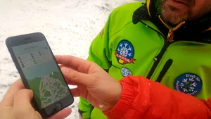 Aplicaţie pentru schiori. Starea pârtiilor, calitatea zăpezii sau timpii de aşteptare la instalaţiile de cablu pot fi aflate în timp real