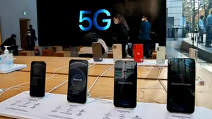 Apple renunţă să mai producă iPhone 12 Mini