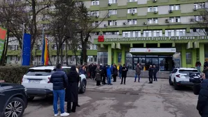 Ambasadoarea Greciei i-a vizitat pe tinerii răniți în accident la spitalul din Timișoara