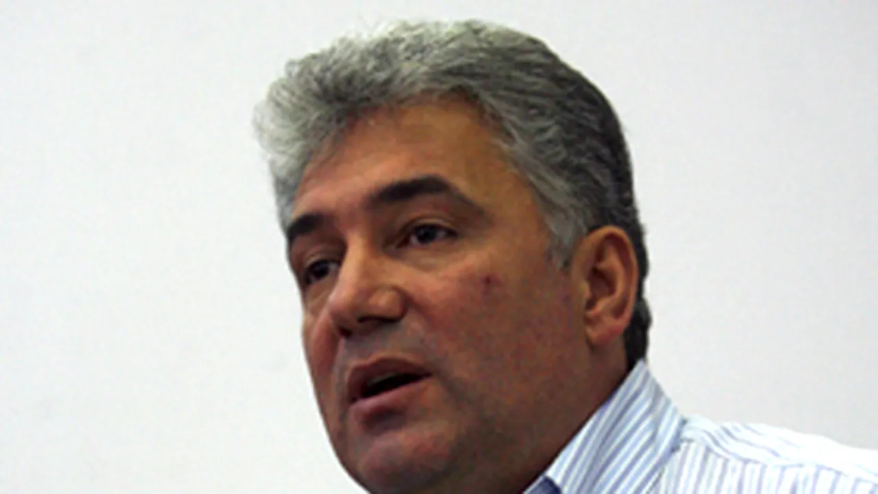 Videanu îi transmite fostului director al CE Turceni, Laurenţiu Ciurel, 
