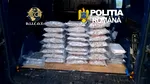 Captură uriașă de droguri pe Autostrada A1. Canabis și cocaină ascunse într-o mașină, doi bărbați reținuți
