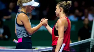 Simona Halep a pierdut meciul cu Caroline Wozniacki | 6-7, 6-3, 4-6/ Românca ratează a treia finală de Mare Şlem a carierei. Wozniacki este campioana Australian Open 2018 şi îi ia numărul 1 WTA