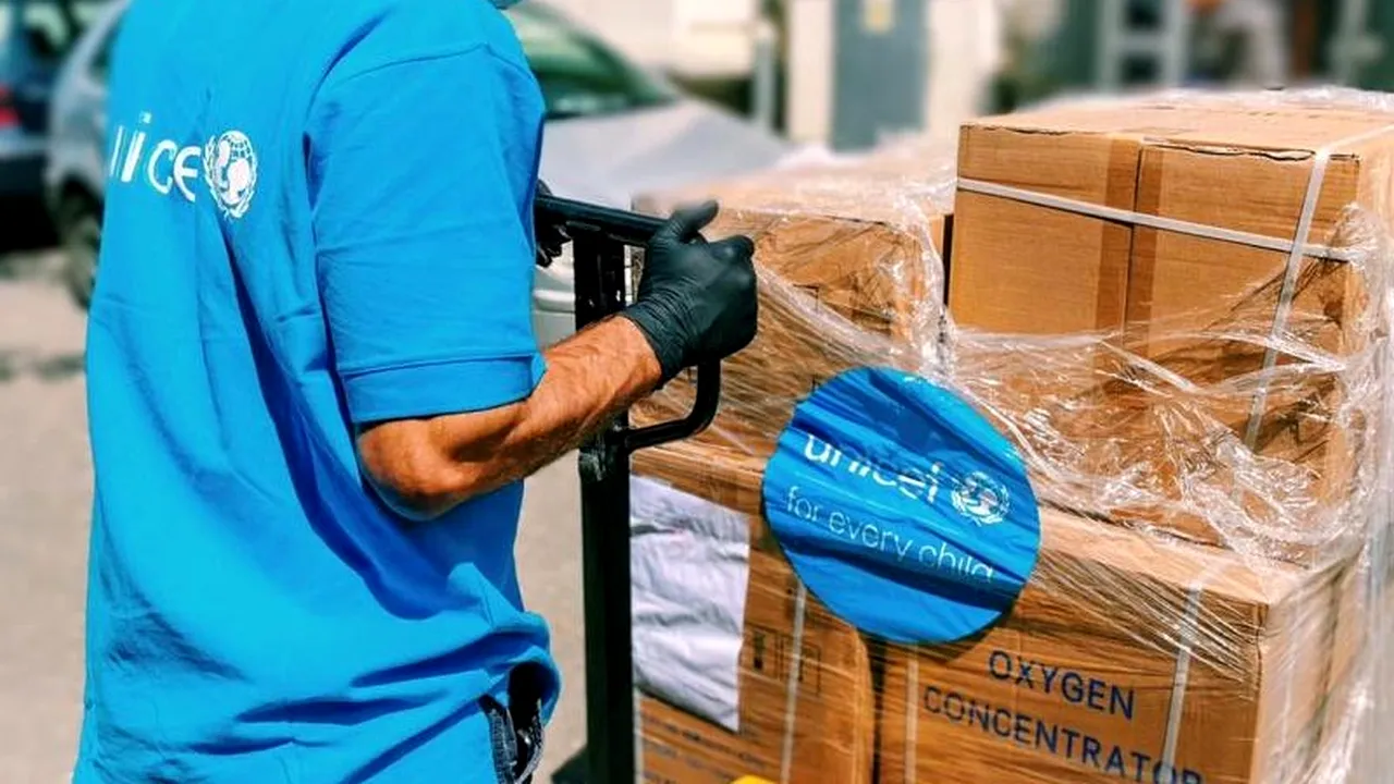 Echipament medical pentru pacienţii cu COVID-19 internaţi la Institutul„Matei Balş” din Capitală, donat de UNICEF
