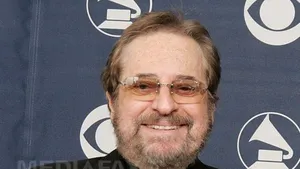 Producătorul de muzică Phil Ramone, distins cu 14 premii Grammy, a decedat la vârsta de 72 de ani