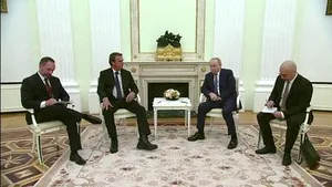 În căutare de aliaţi. Putin i-a promis lui Bolsonaro îngrăşăminte, reactoare şi cooperare militară