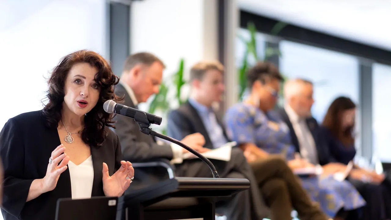 Comisarul european pentru egalitate, Helena Dalli, vizitează România 