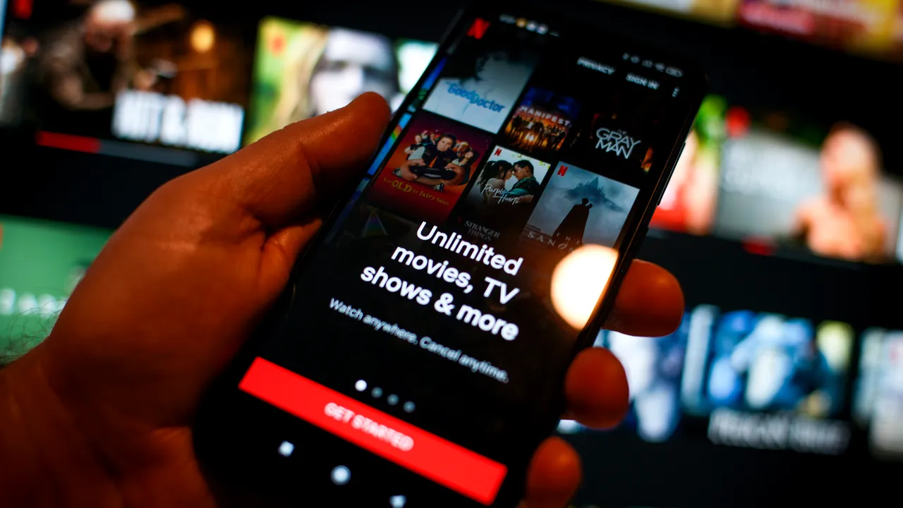Netflix scade preţul abonamentelor. Cât vor costa