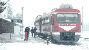 Ministrul de Interne anunţă că în acest moment nu mai sunt trenuri blocate între staţii