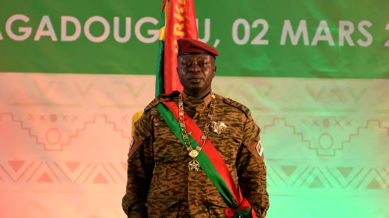 Oficialii militari din Burkina Faso anunţă dizolvarea guvernului şi înlăturarea liderului Damiba