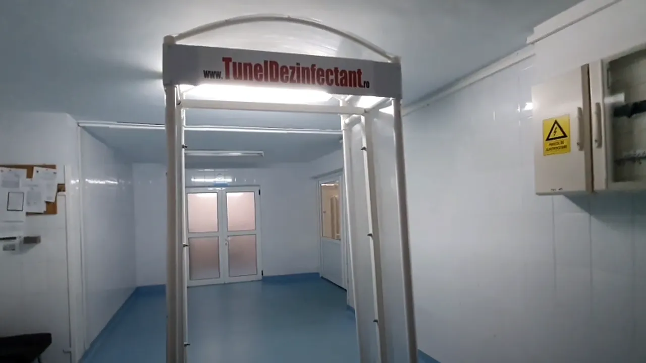 Tuneluri dezinfectante pentru spitalele din Galaţi. Echipamentele măsoară temperatura trecătorilor şi sunt prevăzute cu dotări de ultimă oră