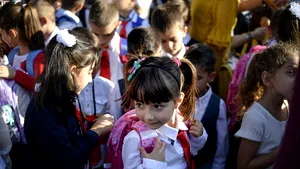Propuneri pentru revenirea elevilor în şcoli: În primele două săptămâni, revin cei din clasele a VIII-a şi a XII-a - DOCUMENT