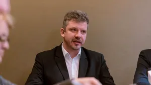UDMR, victorie-surpriză: Soos Zoltan, câştigător  la primăria Târgu-Mureş, un oraş cu un trecut marcat de sensibilităţi etnice