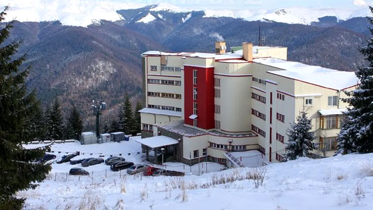 Turişti blocaţi din cauza zăpezii la Cota 1400 şi în staţiunea Rânca