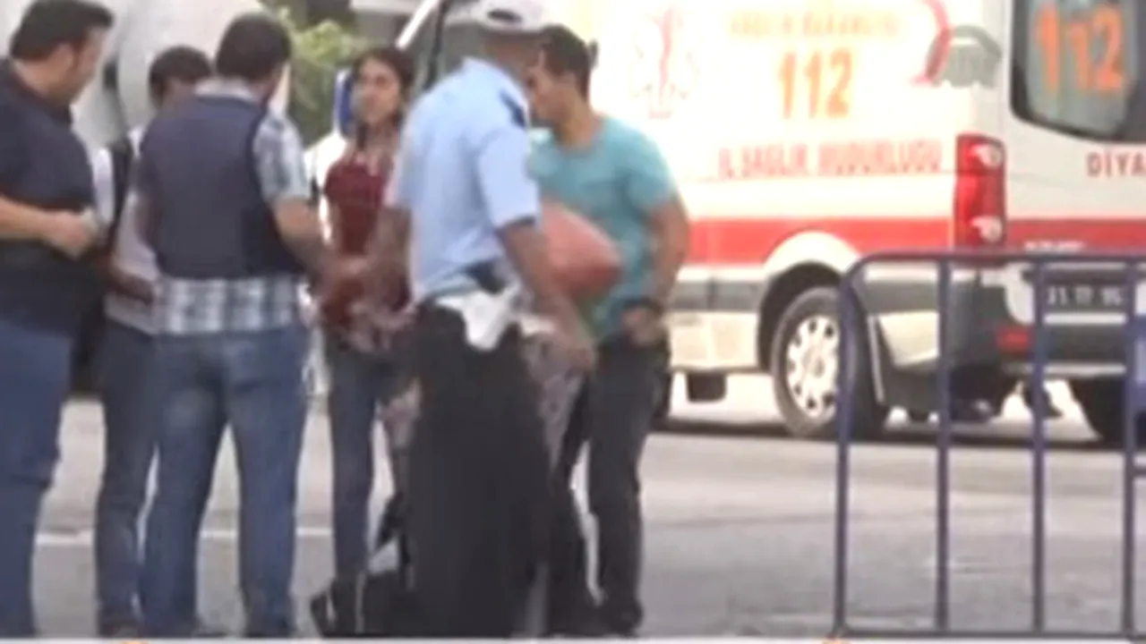 Doi poliţişti au murit în urma unui atentat kurd comis în sud-estul Turciei - VIDEO
