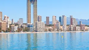 TURNURILE de 47 de etaje FĂRĂ LIFT: Cum a ajuns 