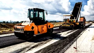 Lucrările întârzie pe cel mai aşteptat lot din A0 – Autostrada Bucureştiului: Grecii de la Aktor spuneau că termină în septembrie cei aproape 18 km, dar cel mai probabil vor fi gata spre finalul anului