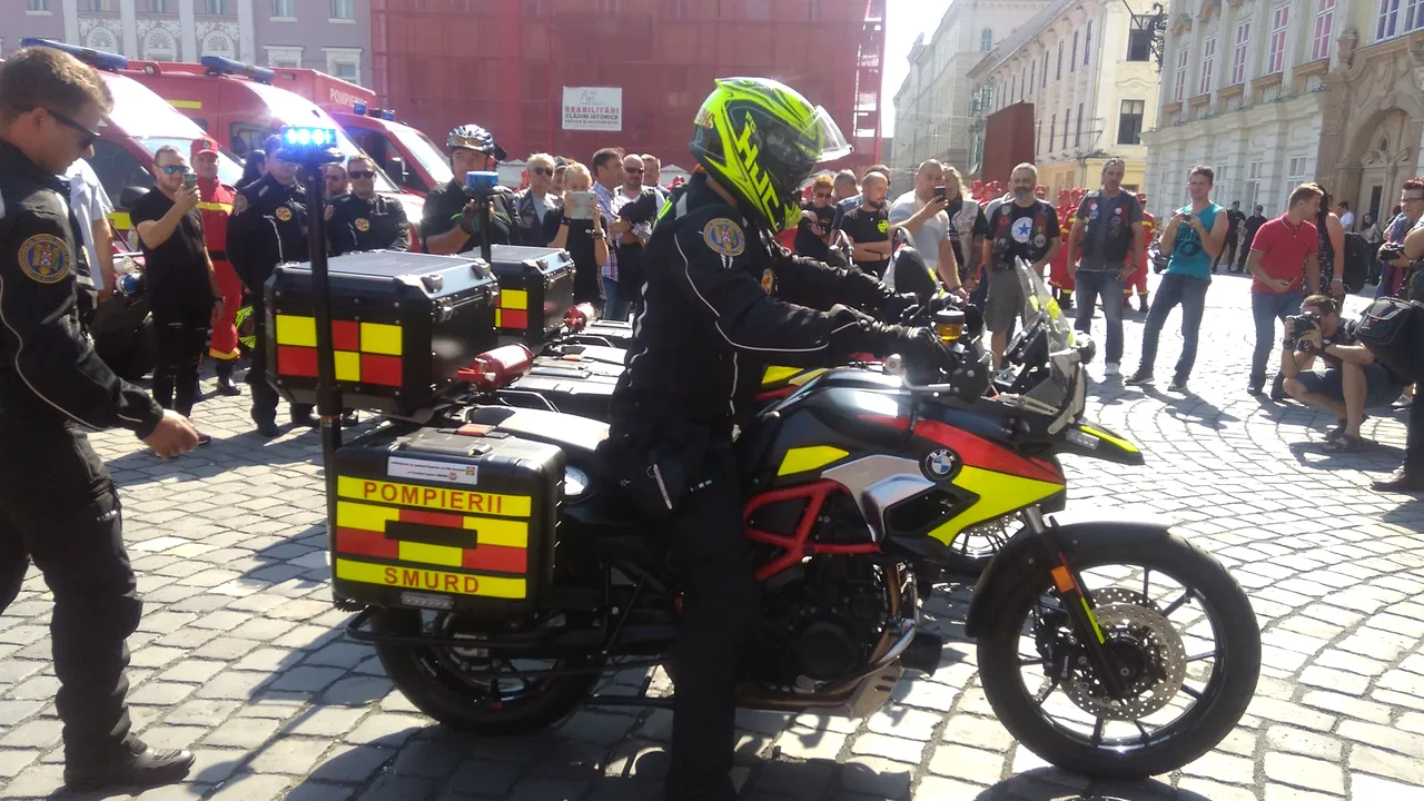 Două motociclete de intervenţie SMURD au intrat în dotarea ISU Timiş. Iată la ce sunt necesare şi ce dotări au vehiculele. FOTO