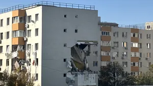 Trei bărbaţi au fost arestaţi preventiv pentru distrugere din culpă după explozia din Rahova