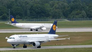 Panică la bordul unui avion: Baterie externă în flăcări în timpul zborului