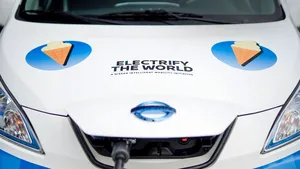 Cel mai mare retailer online din România, eMAG, lansează serviciul de livrare cu maşini electrice. Vehiculele pe care le va folosi compania | FOTO