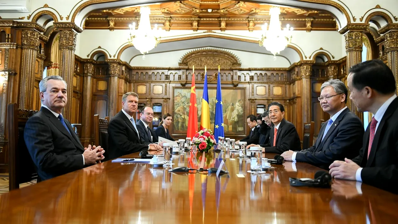 Iohannis a primit la Cotroceni un reprezentant al Republicii Populare Chineze. Vizita, după un dineu la care au participat Dragnea şi Dăncilă