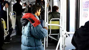 Număr de telefon gratuit, pentru cazurile de copii care cerşesc