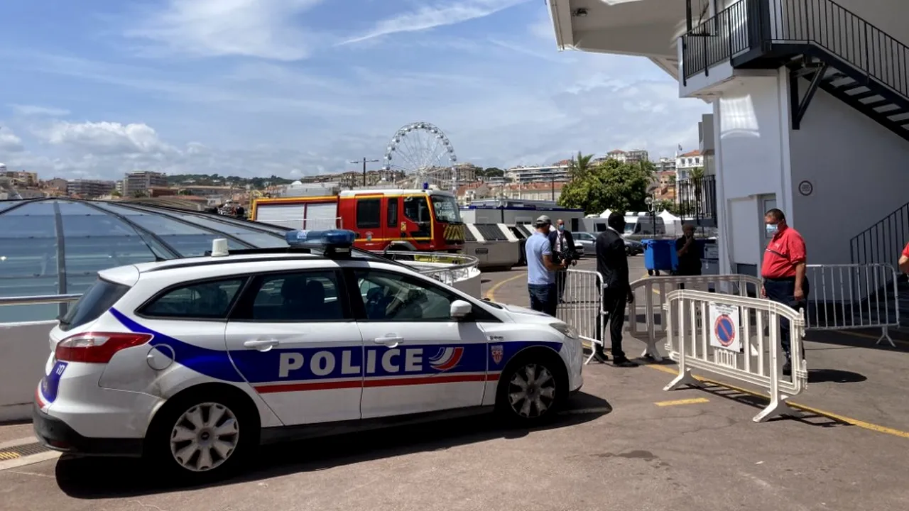 Alertă cu bombă la Cannes. Oamenii au fost evacuaţi