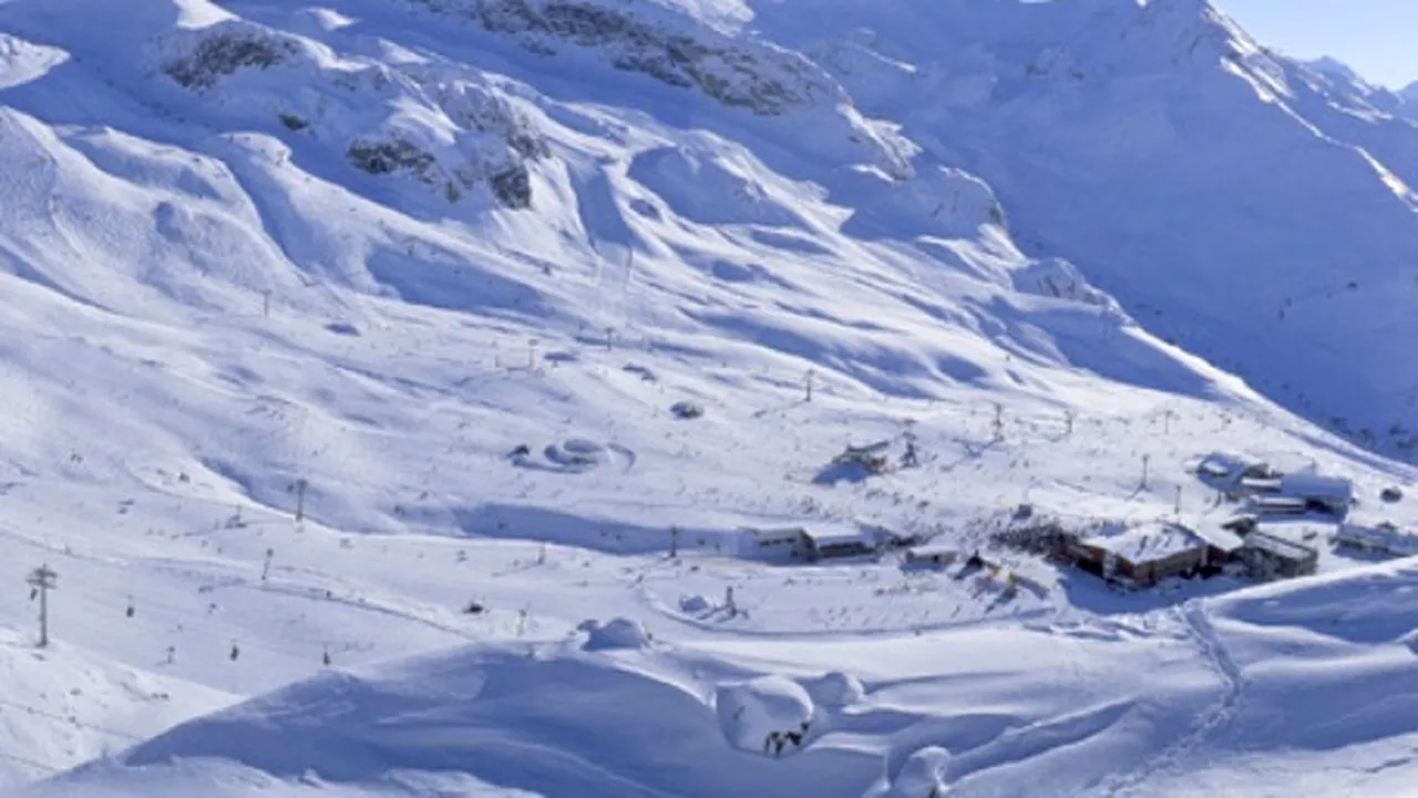 Risc mare de producere a avalanşelor în Munţii Făgăraş şi Bucegi