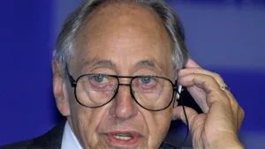Ce ne aşteaptă în următorii 40 de ani: Alvin Toffler şi-a anunţat predicţiile