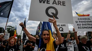 Studiu. Teoriile conspiraţioniste privind pandemia Covid-19 şi succesul lor la români. Câţi au, de fapt, încredere în vaccin