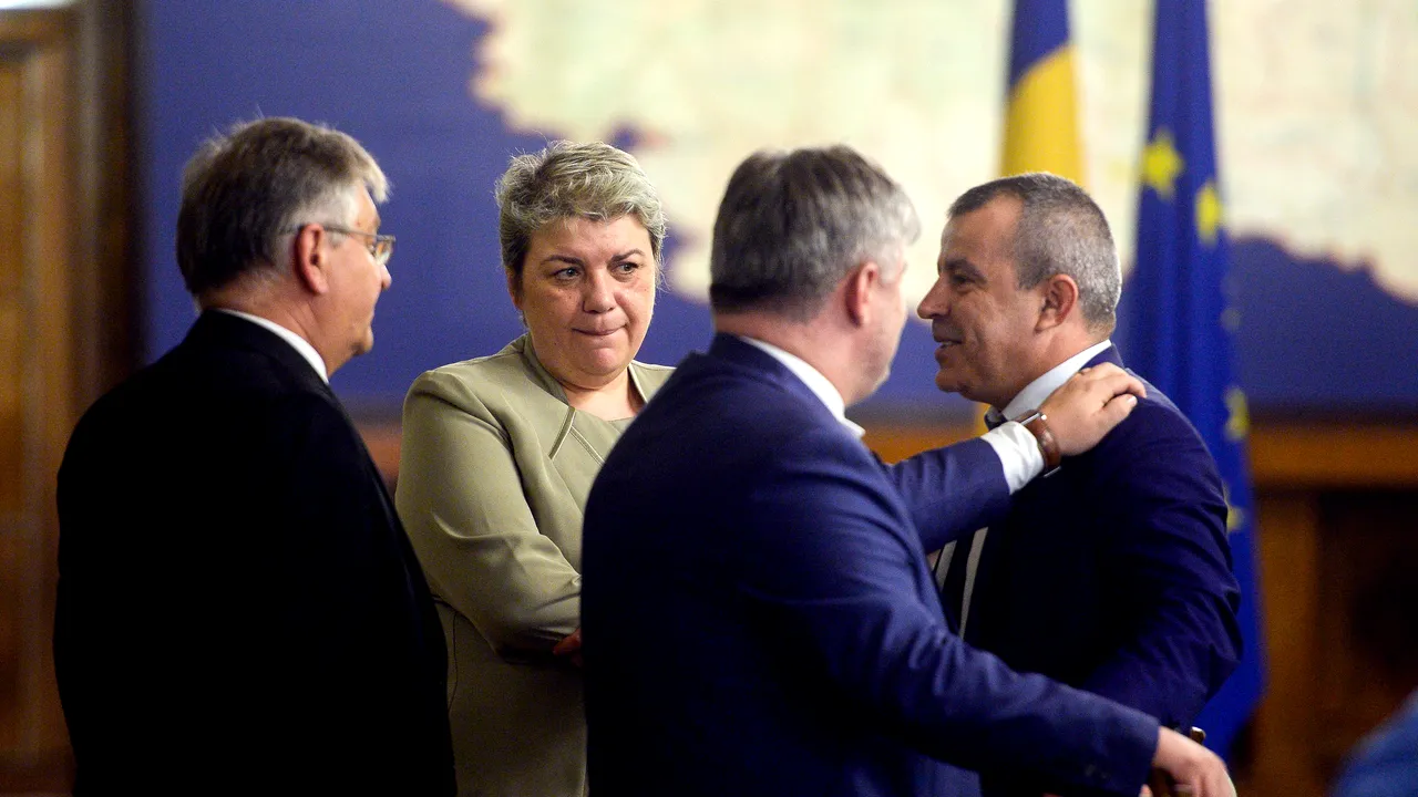 FOTO | 20 de miniştri ai Cabinetului Grindeanu, demis ieri în Parlament, au solicitat retragerea demisiilor. Ministrul Justiţiei Tudorel Toader s-a alăturat demersului/ Acest 