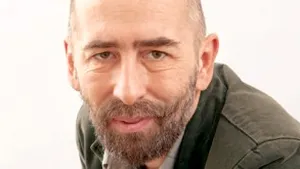 Cum ne îmbolnăveşte şi ne transformă internetul