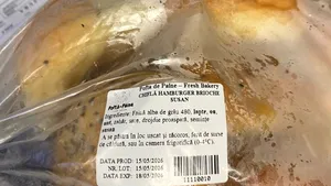 Scandal la cantina unei școli private de top din București: 60 kg de alimente expirate, unele de anul trecut