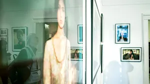 REPORTAJ: Mihaela Noroc, fotografa care a plecat din România să surprindă frumuseţea femeilor de pe glob - FOTO