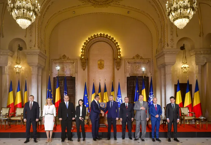 analiză Analiza dezbaterii de la TVR. Puncte forte și puncte slabe ale candidaților. Cine este câștigătorul dezbaterii prezidențiale?