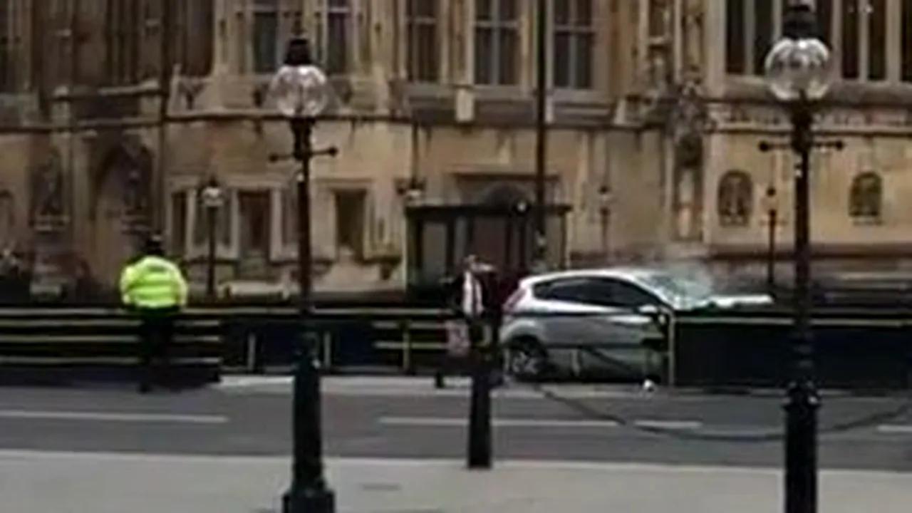Poliţia britanică a percheziţionat trei locuinţe în urma atacului cu vehicul din Londra